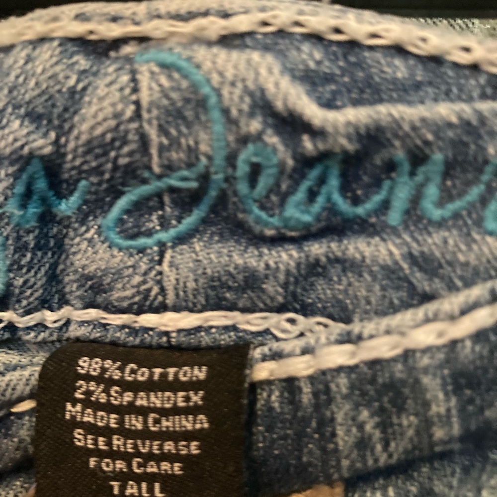 Ariya Jeans - Picture 4 of 4